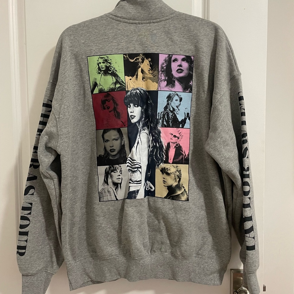 NEVER WORN!! OFFICIAL Taylor Swift Eras Tour Sweatshirt, size medium
